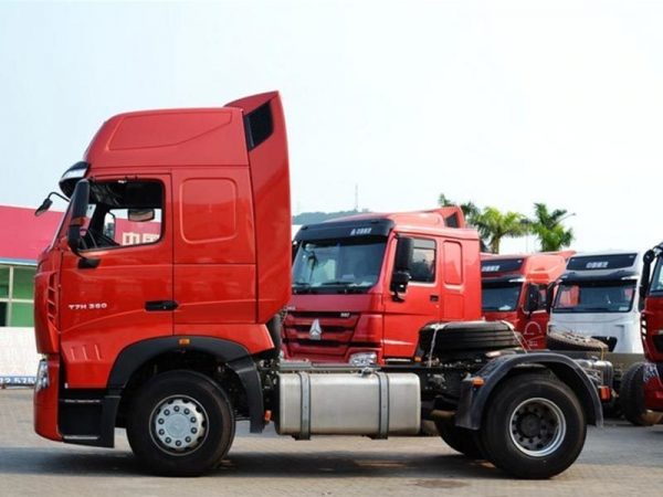 Howo T7H 4X2 Tractor Head Truck