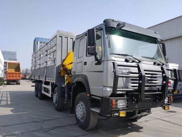 Sinotruk Howo Truck With Crane