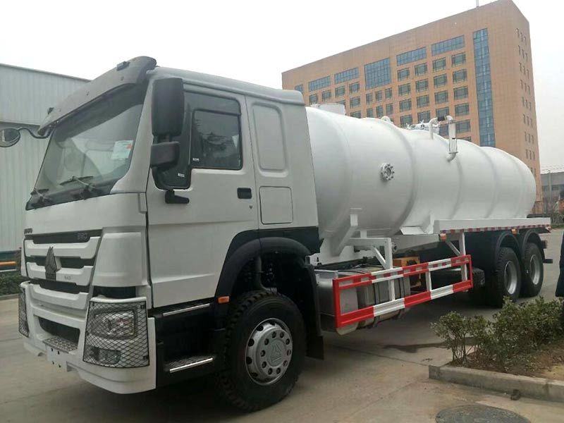 20m3 Sinotruk 6×4 Fecal Sewage Sucking Truck