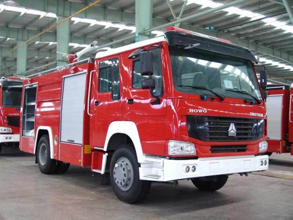 Foam Tank Fire Fighting Truck