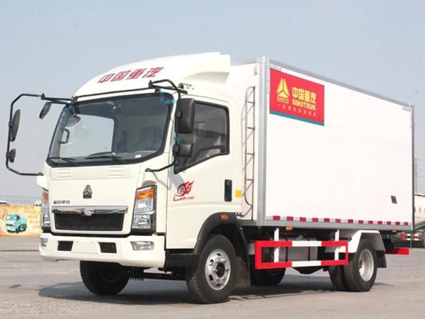 Howo 4ton Light Refrigerator Truck