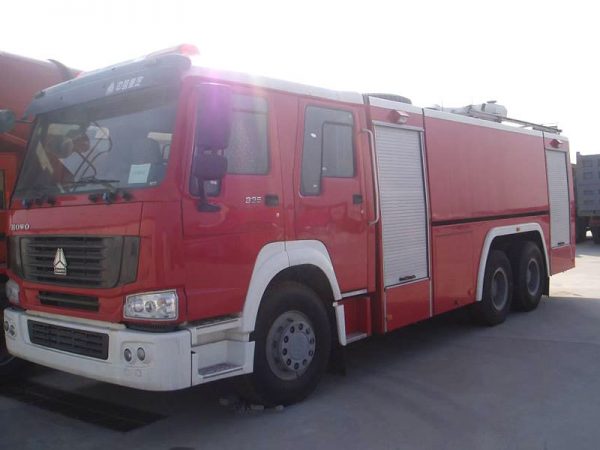 Foam And Water Tank Fire Fighting Truck