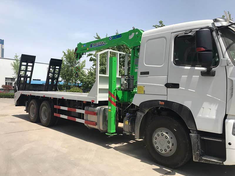 Sinotruk Howo Truck With Crane